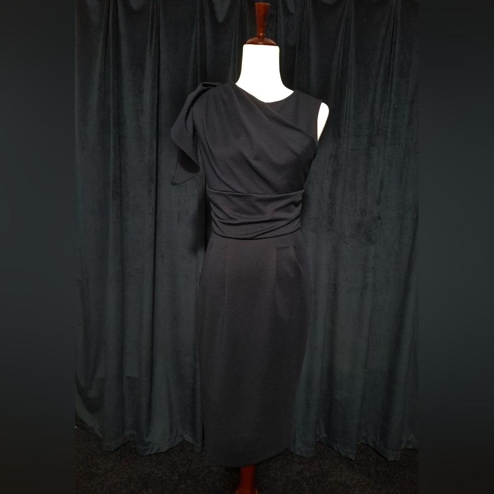Elegant Black One-Shoulder Dress